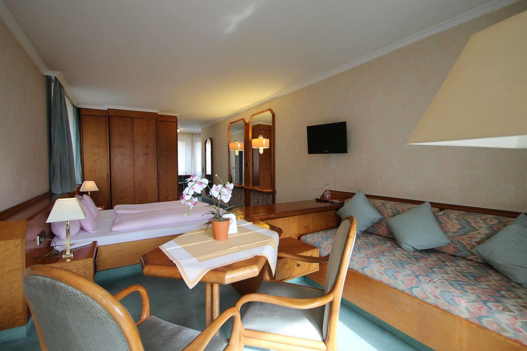 Hotel am Kurpark Bad Wimpfen Exteriör bild